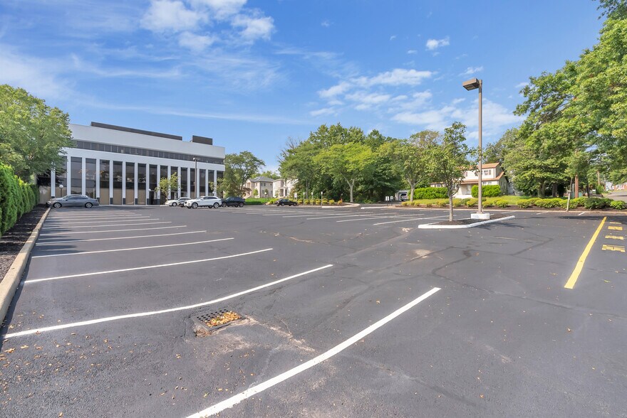 More Photos Of 75 Lincoln Hwy, Iselin Medical For Lease