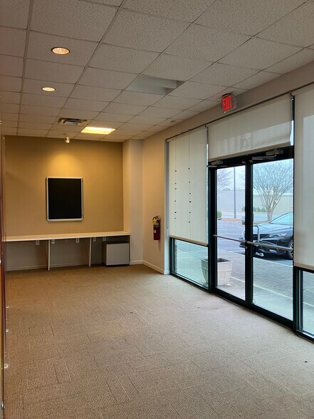 More Photos Of 1648 Whittlesey Rd, Columbus General Retail For Lease