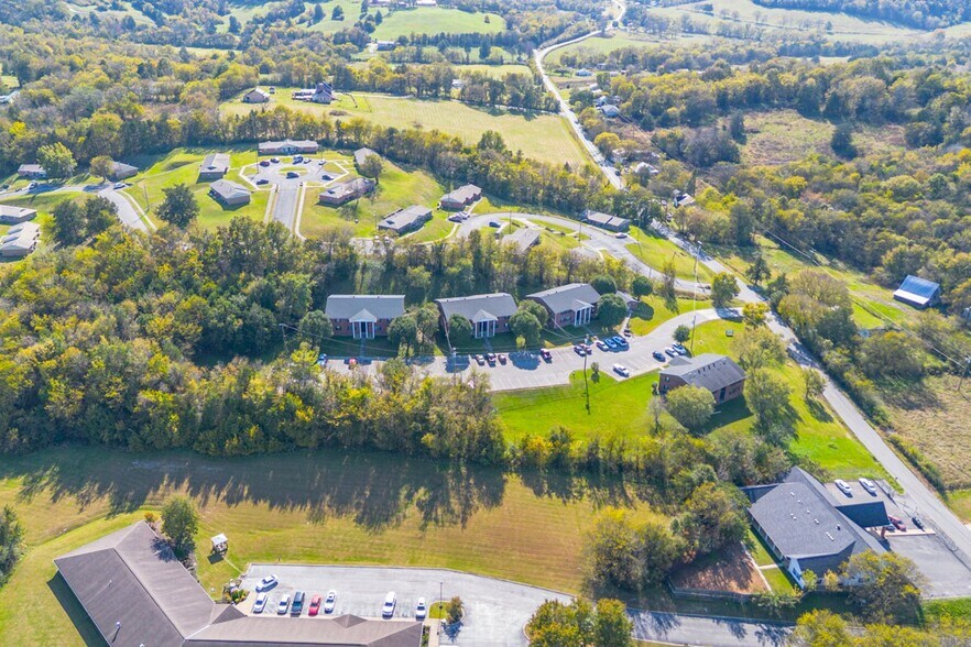 More Photos Of 100 S Ridge Dr, Woodbury Apartments For Sale