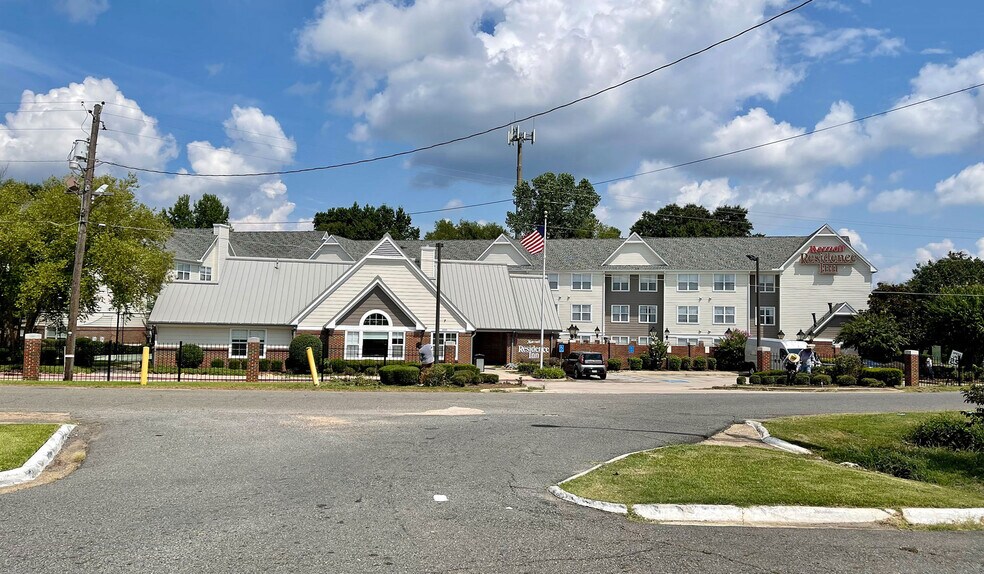 More Photos Of 4910 W Monkhouse Dr, Shreveport Hotel For Sale