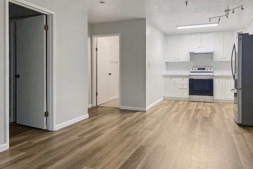 More Photos Of 459 Stow Ave, Oakland Apartments For Sale