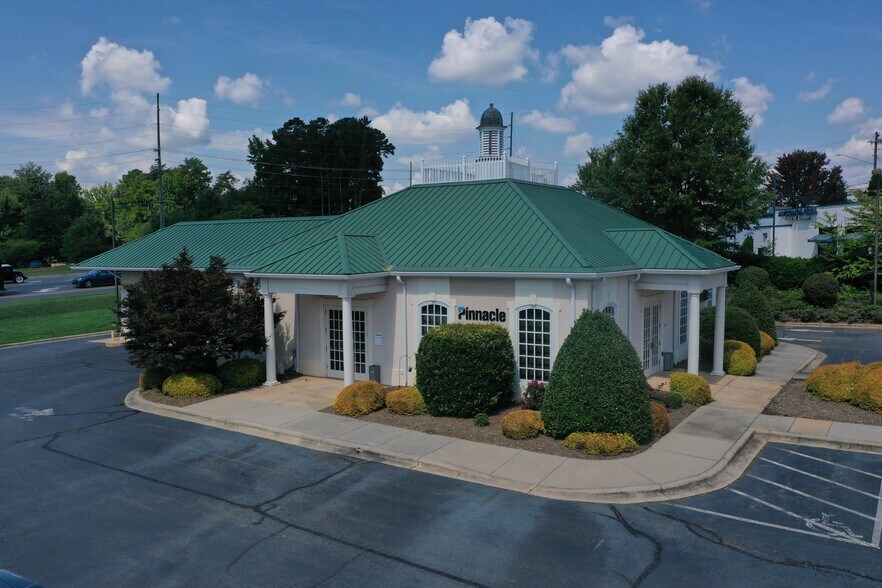 More Photos Of 271 Copperfield Blvd NE, Concord General Retail For Sale