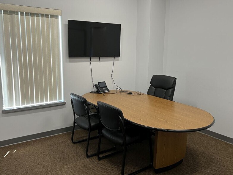 More Photos Of 36 E Industrial Rd, Branford Research And Development For Lease