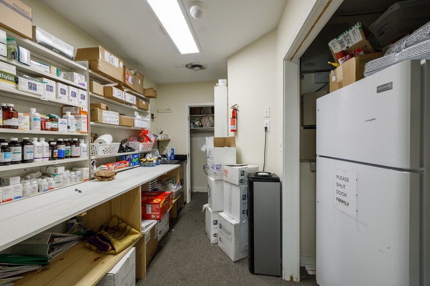 More Photos Of 2000 Snead Ave, Colonial Heights General Retail For Sale