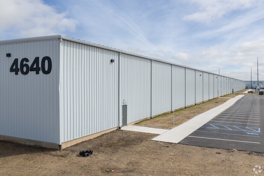 Primary Photo Of 4640 60th St, Kentwood Distribution For Lease