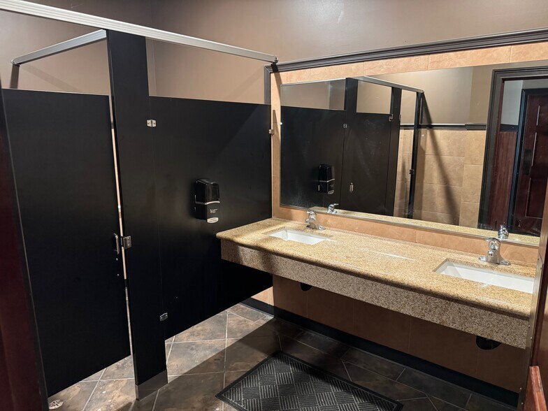 More Photos Of 336-340 E Grand Ave, Escondido Restaurant For Lease