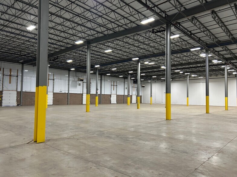 More Photos Of 30B Post Rd, Colonie Warehouse For Lease