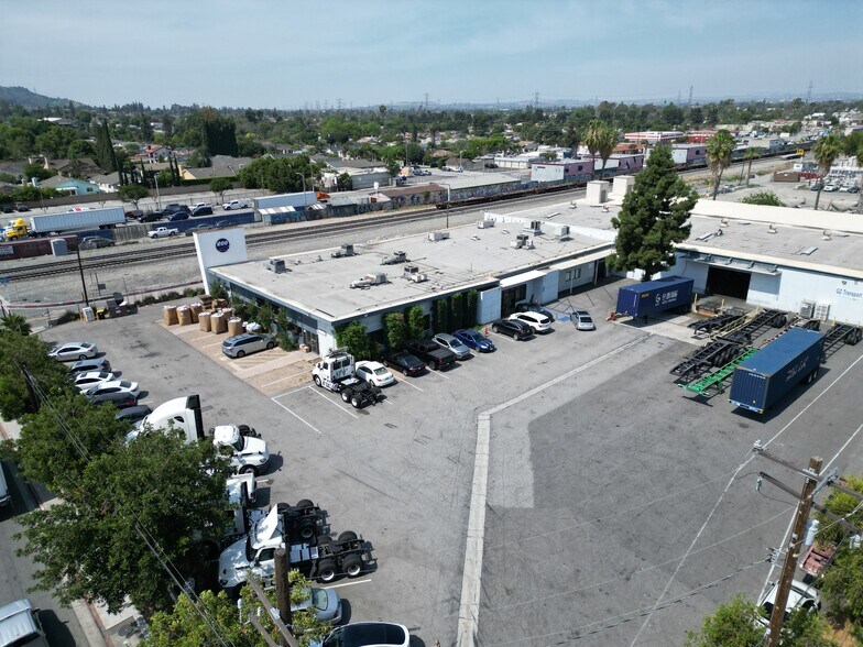 More Photos Of 125 N Vineland Ave, City of Industry Distribution For Lease