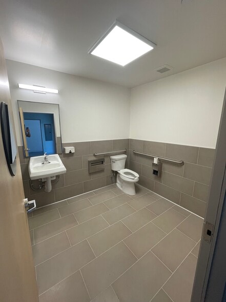 More Photos Of 628 Santa Cruz Ave, Menlo Park Storefront For Lease