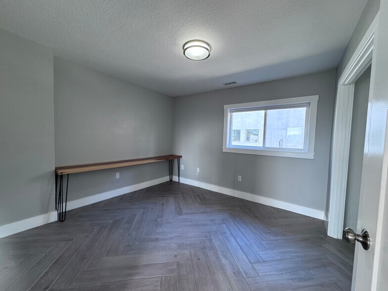 More Photos Of 1505 NW 10th Ave, Camas Multifamily For Sale