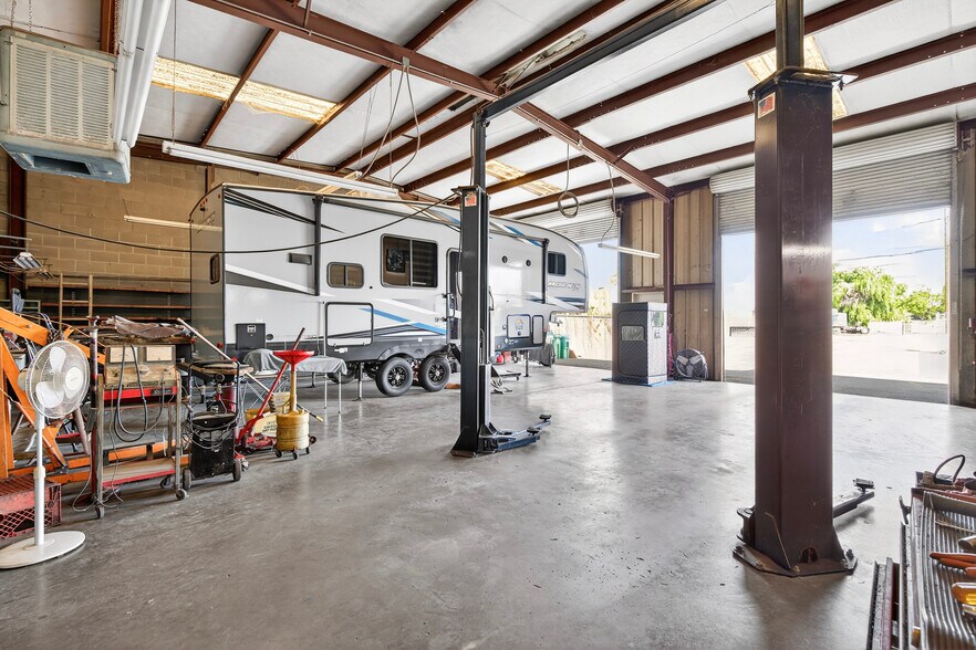 More Photos Of 652 E Lockeford St, Lodi Auto Repair For Sale