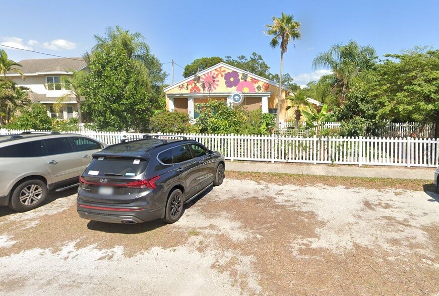 More Photos Of 2624 54th St S, Gulfport Specialty For Sale