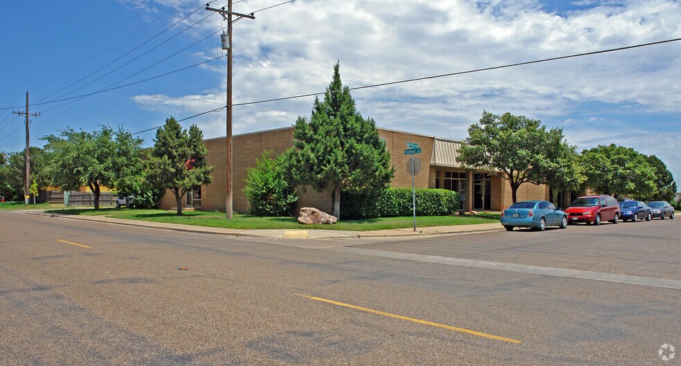 More Photos Of 5760 40th St, Lubbock Office For Lease