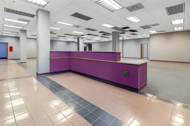 More Photos Of 315 W Will Rogers Blvd, Claremore Flex For Sale