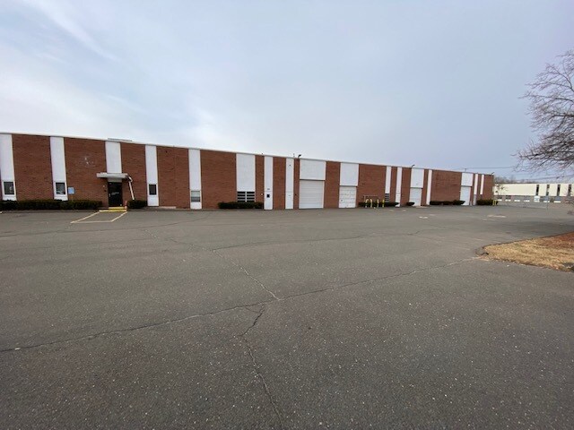 More Photos Of 27 Dodge Ave, North Haven Warehouse For Lease