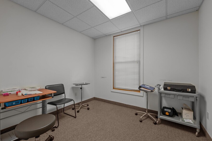 More Photos Of 2961 Crouse Ln, Burlington Medical For Sale