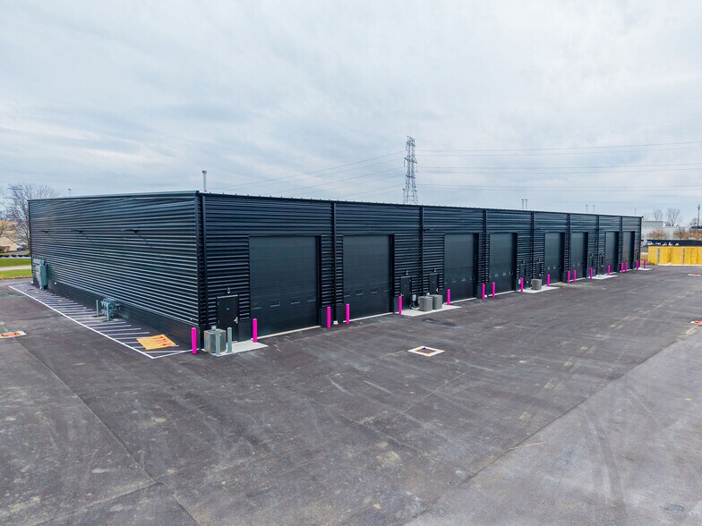 More Photos Of 7710 Corporate Blvd, Plain City Flex For Lease