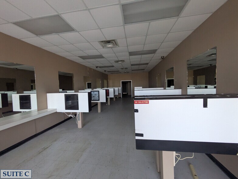 More Photos Of 3045-3047 Hartley Bridge Rd, Macon-Bibb General Retail For Lease