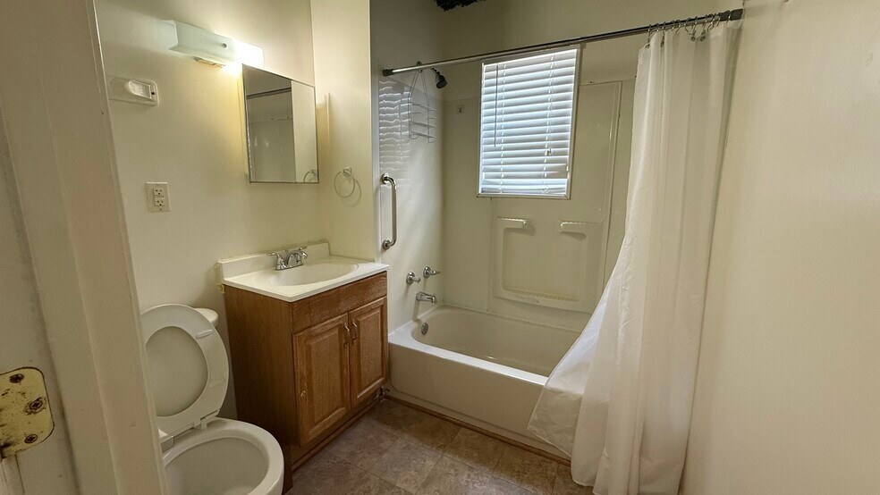 More Photos Of 5212 Astor Pl SE, Washington Assisted Living For Lease