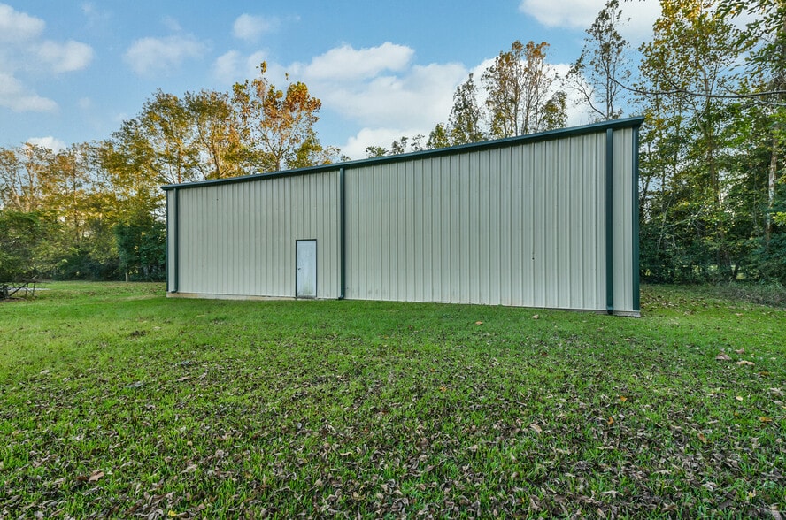 More Photos Of 1609 Lakeland Dr, Liberty Self Storage For Sale