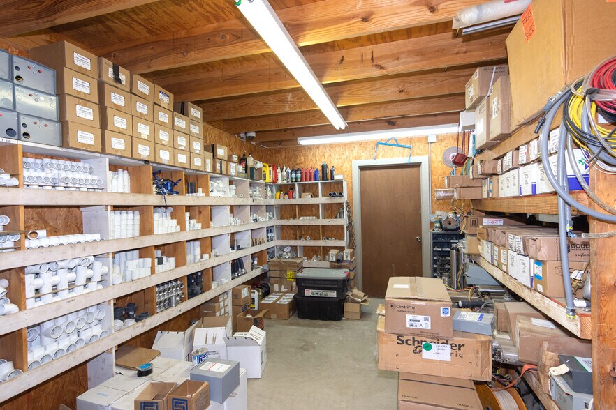 More Photos Of 2520 W Highway 290, Dripping Springs Light Manufacturing For Sale