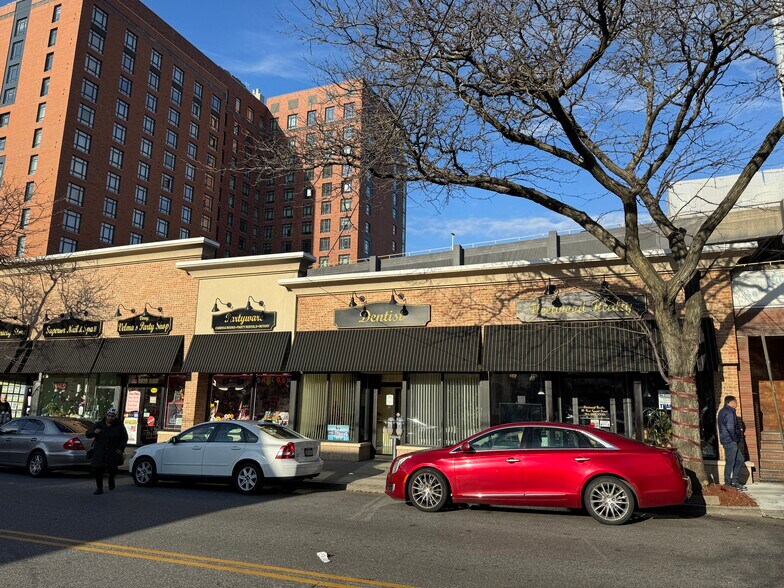 More Photos Of 19-31 W Grand St, Mount Vernon Storefront For Sale