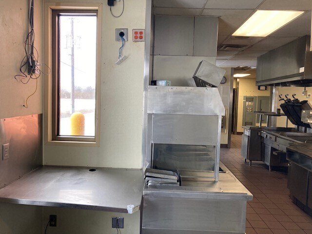 More Photos Of 1320 1st St, Kennett Fast Food For Lease