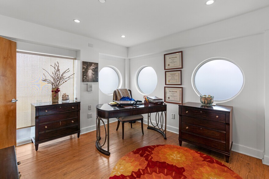 More Photos Of 2200 NE 26th St, Wilton Manors Office For Sale