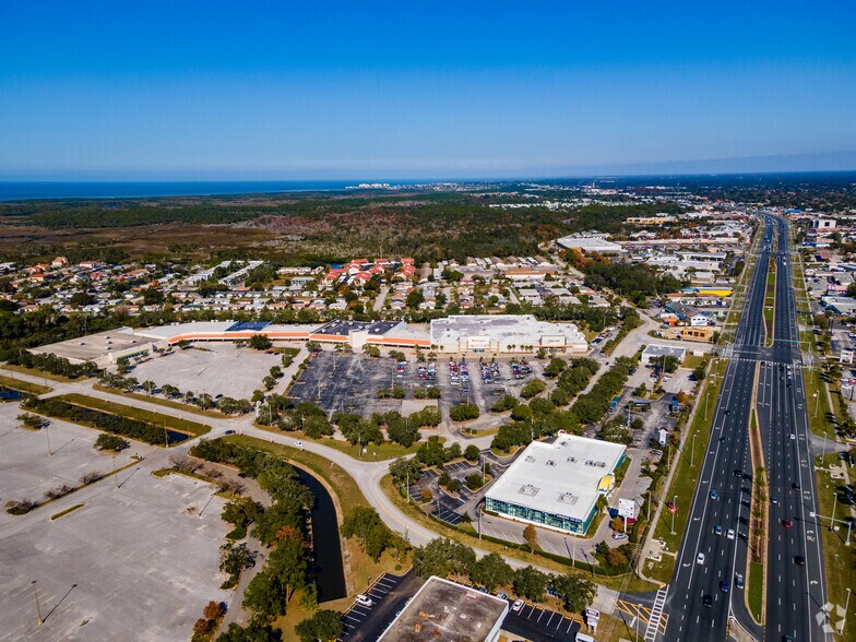 More Photos Of 6401 Tacoma Dr, Port Richey Department Store For Lease