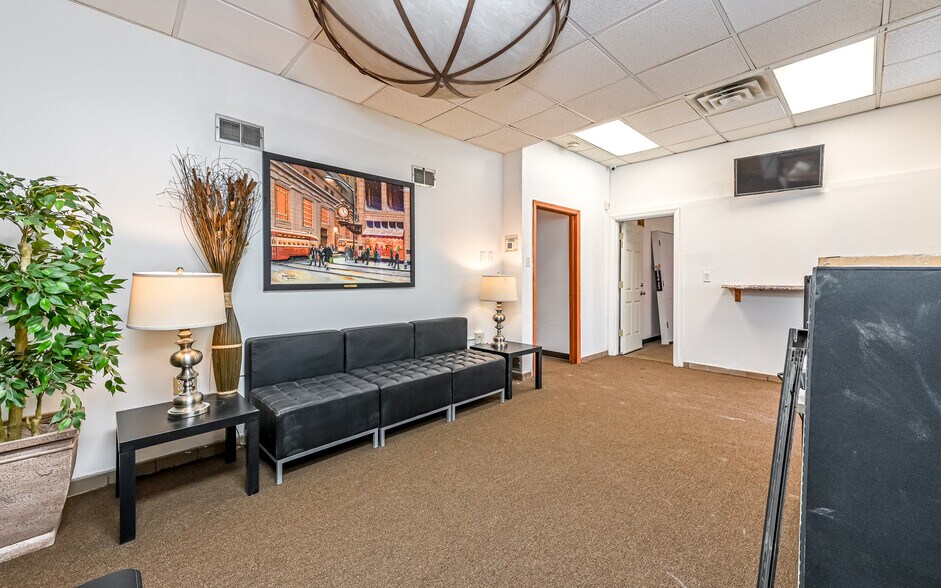 More Photos Of 817 Main St, Pittsburgh Office For Sale