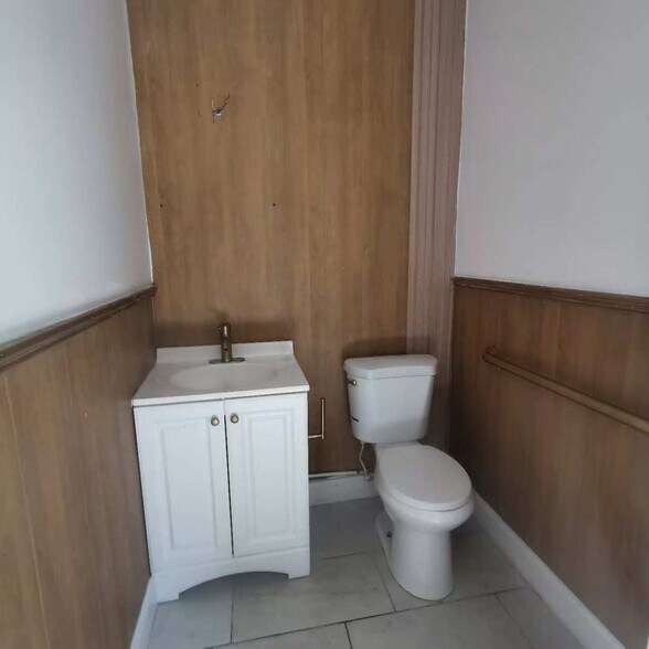 More Photos Of 3701 State Road 580 W, Oldsmar Freestanding For Lease