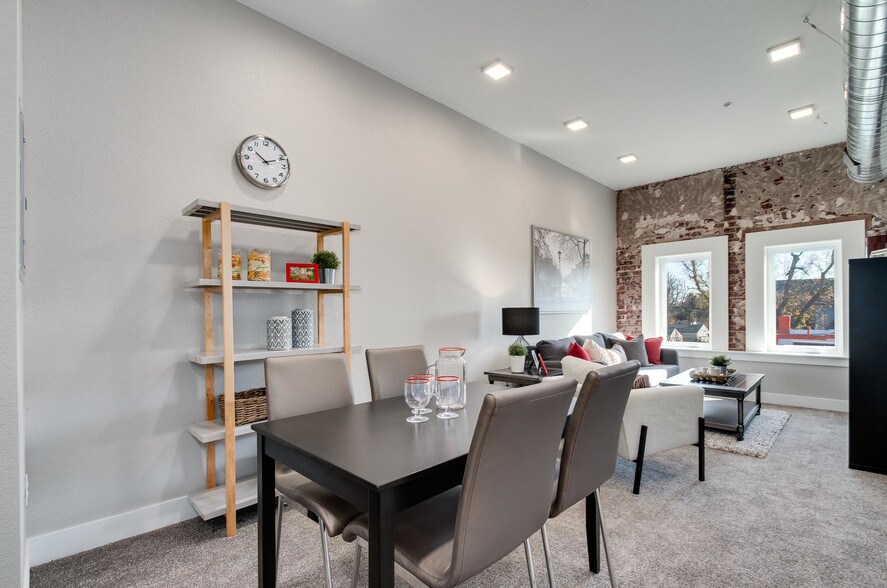 More Photos Of 300 S Logan St, Denver Apartments For Lease