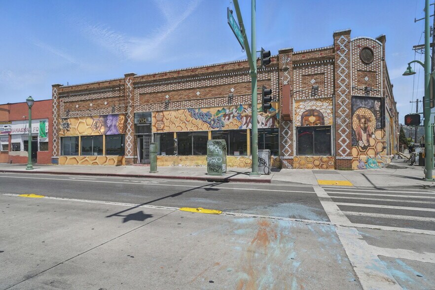 Primary Photo Of 7134 International Blvd, Oakland Showroom For Sale