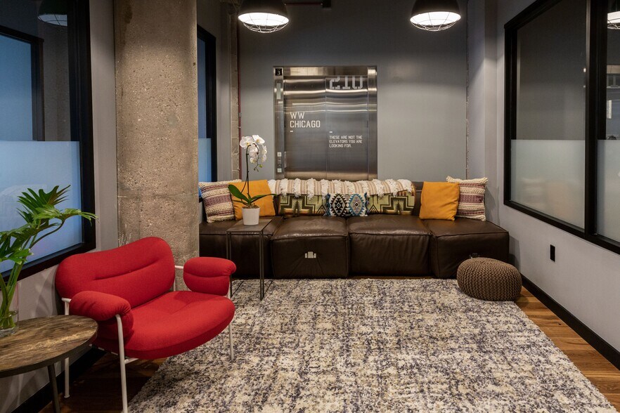 More Photos Of 210-220 N Green St, Chicago Office Residential For Lease