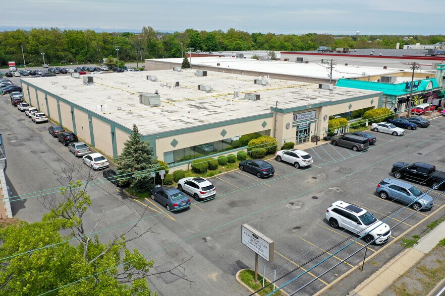 More Photos Of 975 Stewart Ave, Garden City Medical For Sale