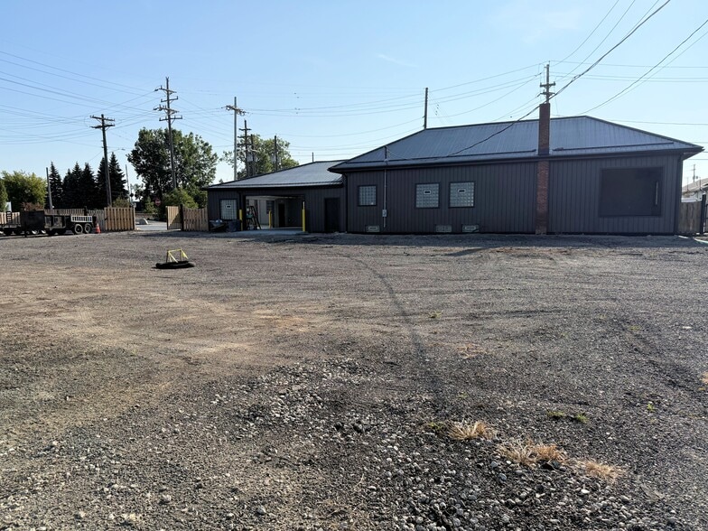 More Photos Of 3926 Church St, Willoughby Warehouse For Lease