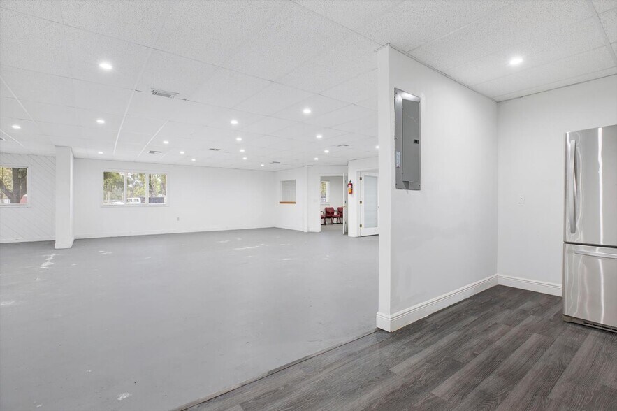 More Photos Of 12425 N Florida Ave, Tampa Medical For Sale