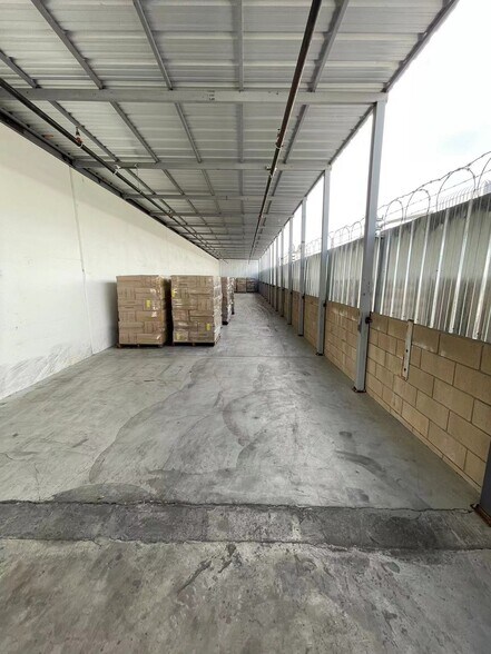 More Photos Of 1920 S Augusta Ct, Ontario Warehouse For Lease