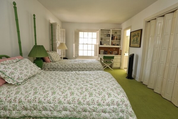 More Photos Of 600 Crockett Cir, Paris Specialty For Sale