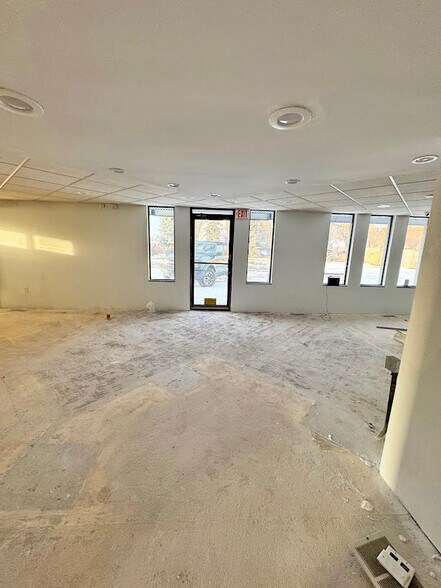 More Photos Of 22 N Telegraph Rd, Pontiac Medical For Sale