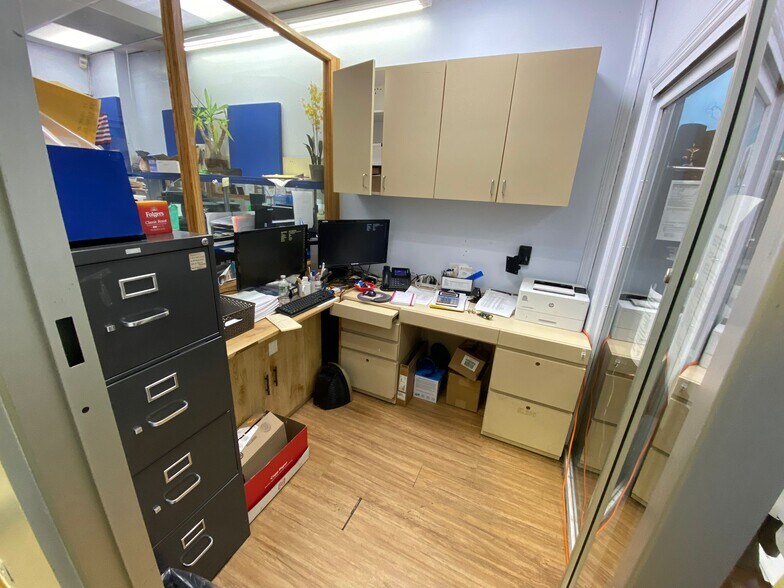 More Photos Of 32-32 Steinway St, Long Island City Loft Creative Space For Lease