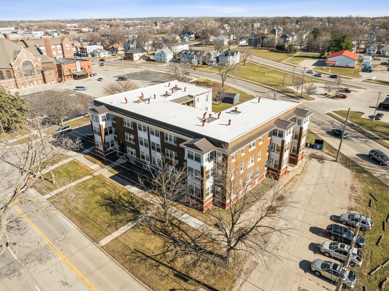 801-811 W 4th St, Waterloo, IA 50702 - Apartments For Sale Cityfeet.com