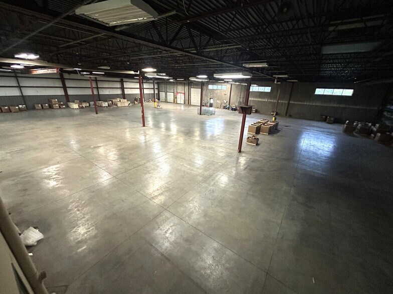 More Photos Of 715 Progress Way, Sun Prairie Warehouse For Lease