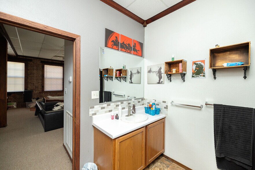 More Photos Of 116 W Pine Ave, El Dorado Office Residential For Sale