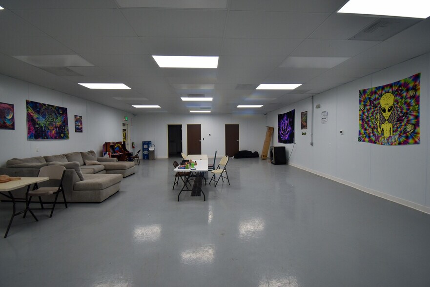 More Photos Of 1804 Needles Hwy, Needles General Retail For Sale