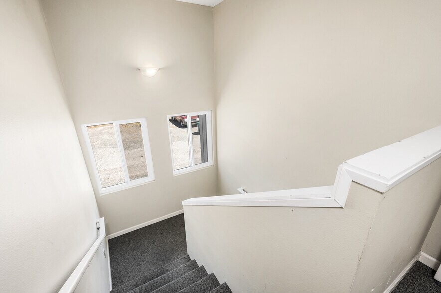 More Photos Of 1146 N 91st St, Seattle Apartments For Sale