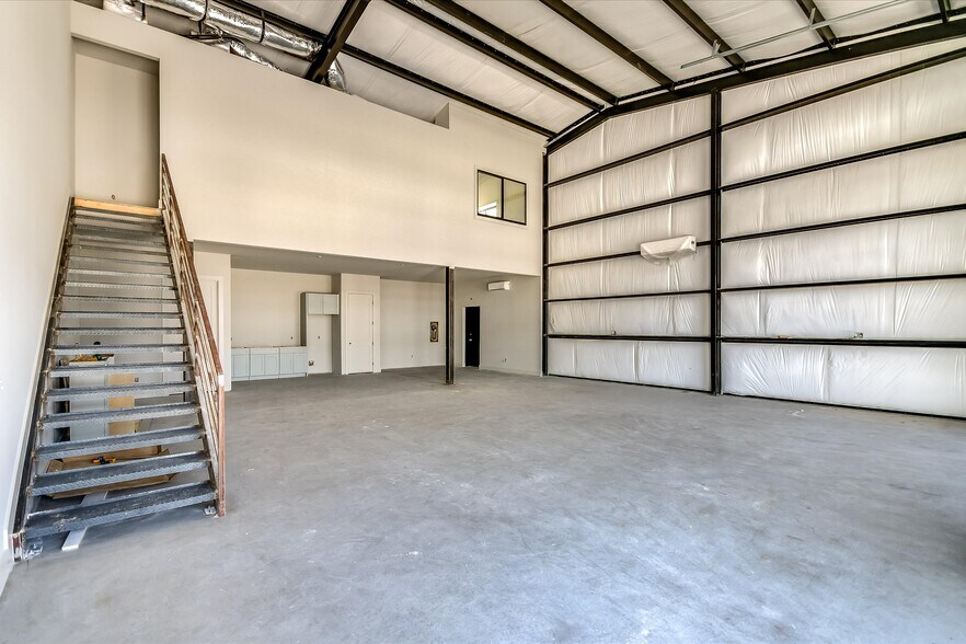 More Photos Of 451 Farrell Rd, Dripping Springs Unknown For Lease