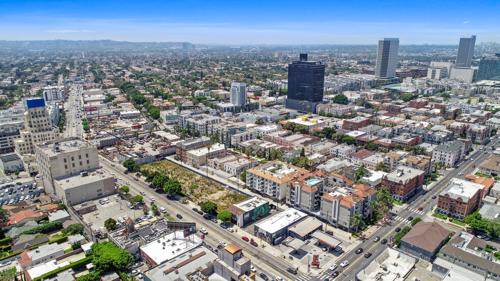 More Photos Of 639 S La Brea Ave, Los Angeles Land For Lease