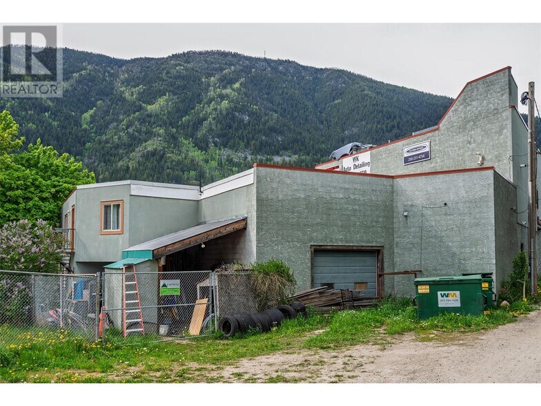 More Photos Of 920 Nelson Av, Nelson Warehouse For Sale