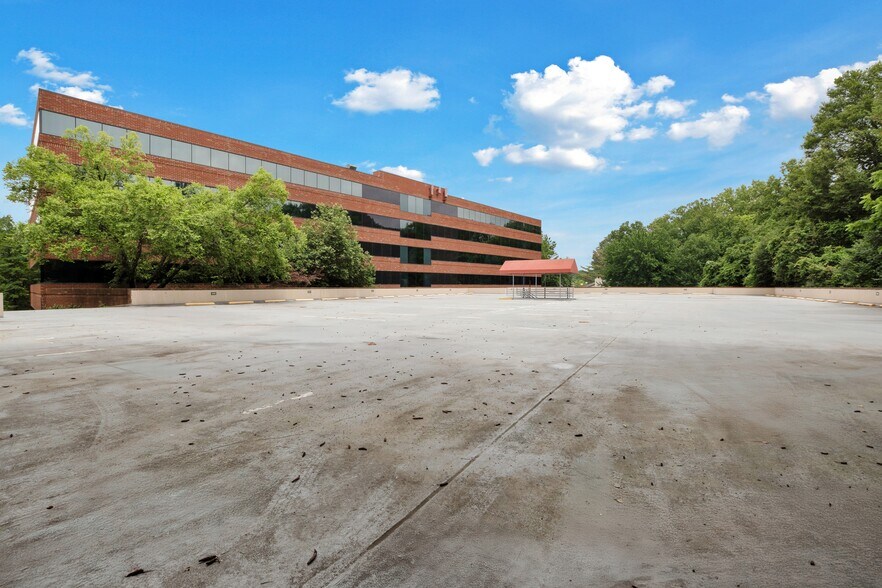 More Photos Of 10201 Fairfax Blvd, Fairfax Office For Lease